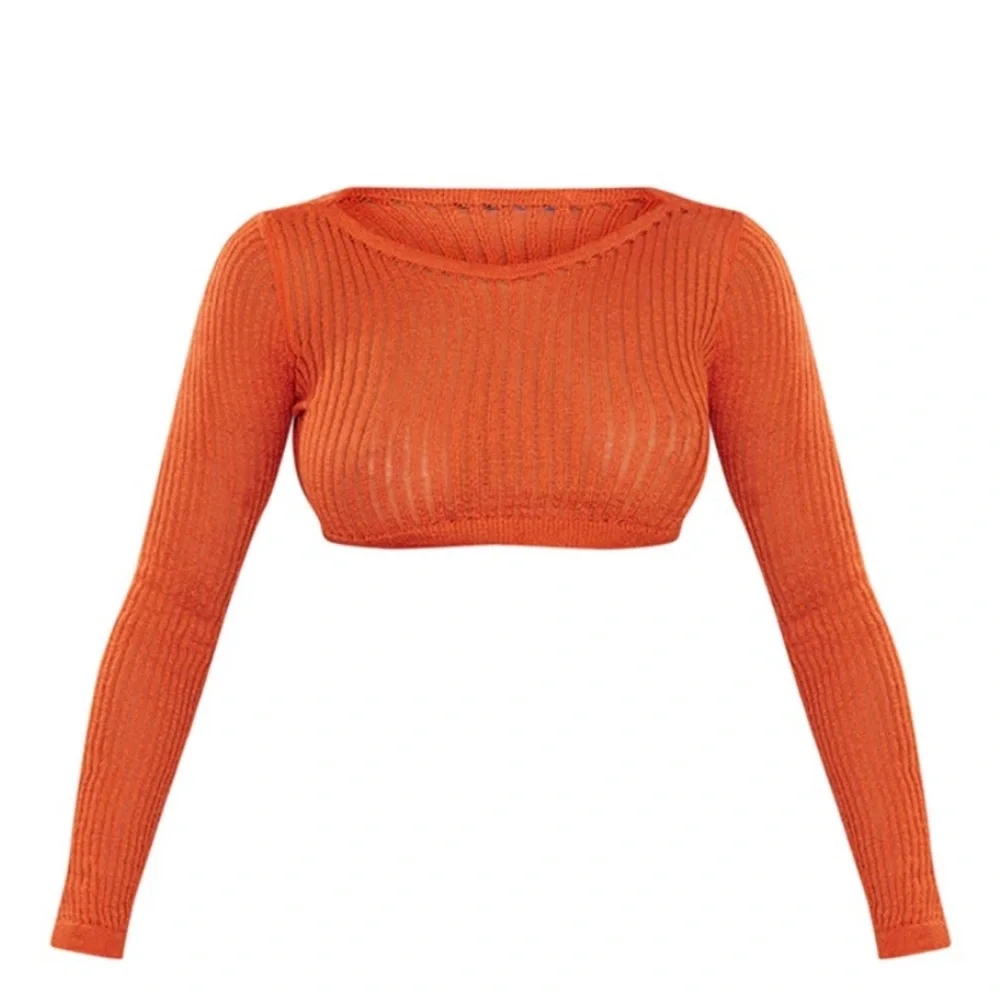 'PRETTYLITTLETHING' Crop Top - Picture 2 of 5